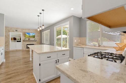 43014 Camino Caruna, Temecula CA  92592-3787 exterior