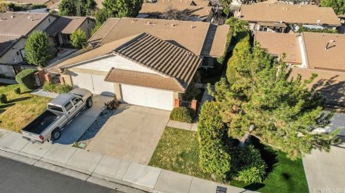 25623 Ramada Dr, Santa Clarita, CA 91355-2241
