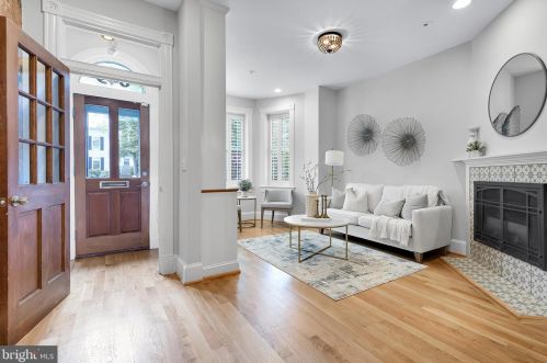 649 G St, Washington, DC 20003-2723