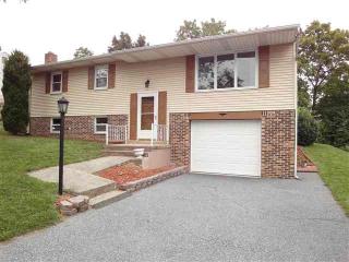 8152 Jefferson St, Hummelstown PA  17036-9323 exterior