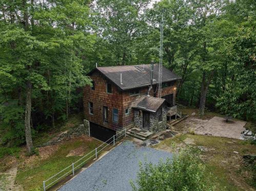 1044 Plain Rd, Hinsdale NH  03451-2150 exterior