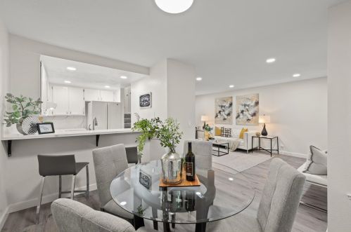 858 La Barbera Dr, San Jose CA  95126-3931 exterior