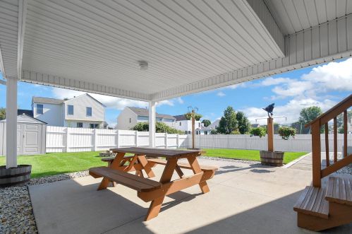 410 Green Apple Pl, Pataskala OH  43062-7453 exterior