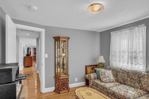 74 Millville St, Salem NH  03079-2620 exterior