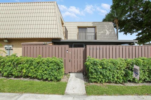 6640 66th Way, West Palm Beach, FL 33409-7153