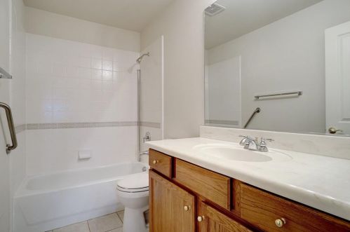 10721 Southerland Dr, Denton TX  76207-8681 exterior