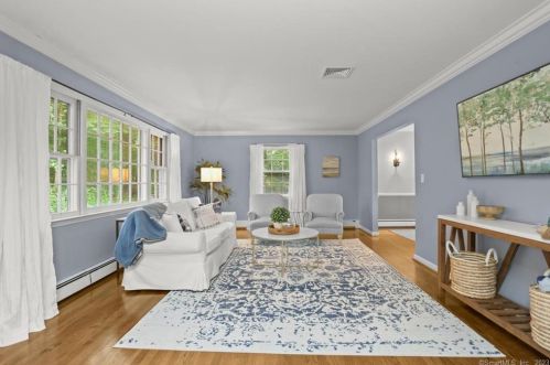 151 Mountain Wood Rd, Stamford, CT 06903-2107