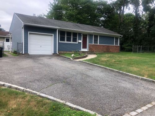101 1st Ave, San Remo, NY 11754-3612