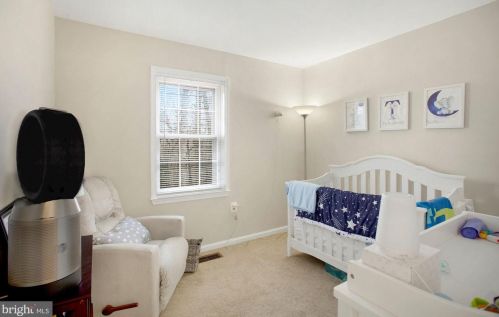 5666 Sutherland Ct, Springfield VA  22015-1850 exterior