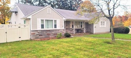 119 Pumpkin Delight Rd, Milford, CT 06460-4240