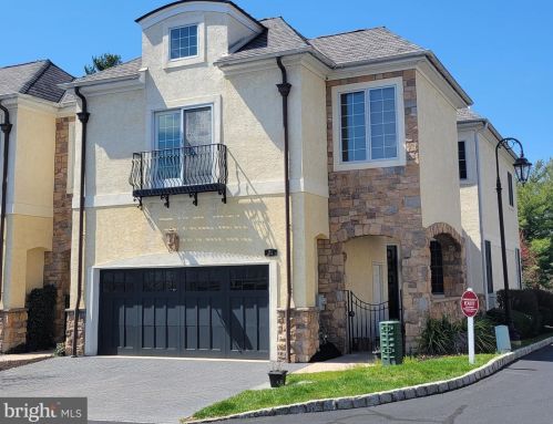 25 Breyer Ct, Melrose Park, PA 19027-1350