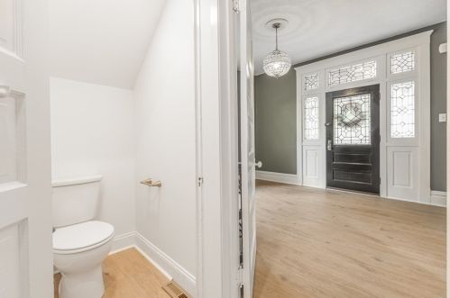 318 New Castle St, Zelienople PA  16063-1336 exterior