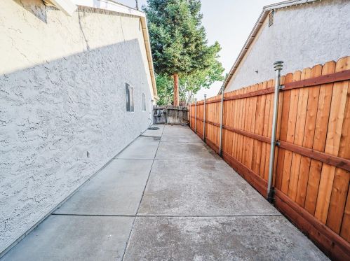 1162 Whitewood Way, Chico CA  95973-1002 exterior