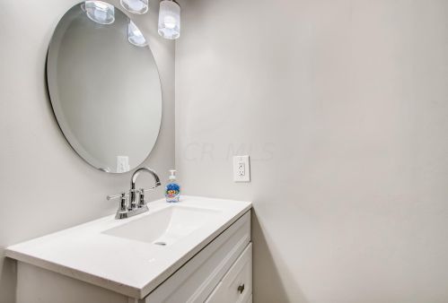 55 Broadway St, Pataskala OH  43062-8800 exterior