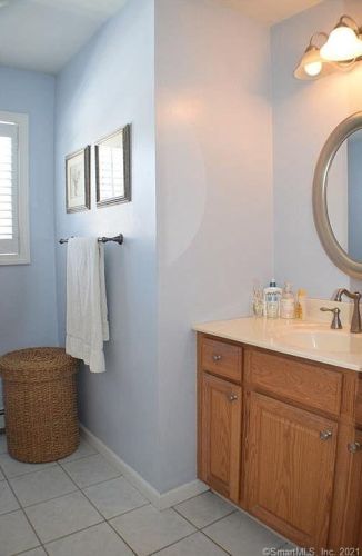 159 Vlg Rd, Huntington CT 06484-1670 exterior