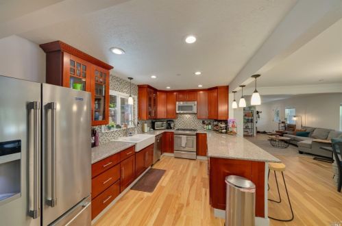 3303 Magowan Dr, Santa Rosa CA  95405-5117 exterior