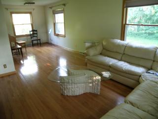 7240 Pierron Rd, Milwaukee WI  53209-2156 exterior