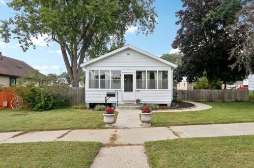 321 Carroll St, Portage WI  53901-1803 exterior