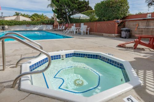 4326 Calle Real, Santa Barbara CA 93110-1012 exterior