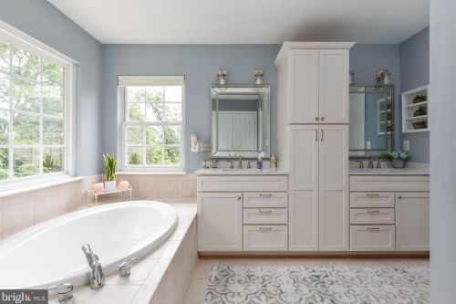 6465 Ashby Grove Loop, Haymarket VA  20169-3211 exterior