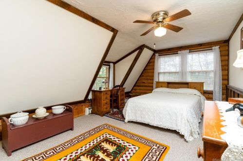 63 Red Oak Hill Rd, Farmington CT  06032-2201 exterior