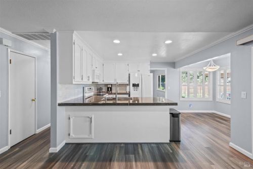 221 Alamo Dr, Vacaville CA  95688-2423 exterior