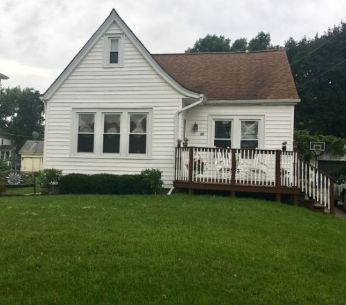 17 Murray Ave, Waterford, NY 12188-1625