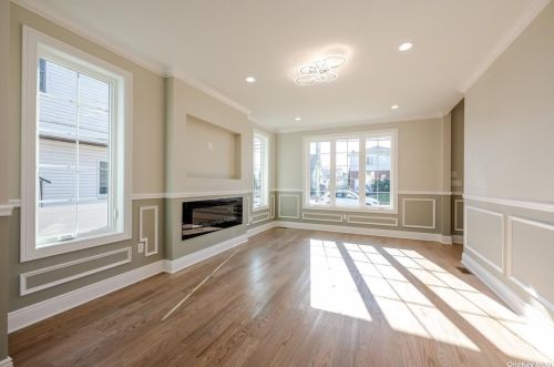 161 Lucille Ave, Floral Park NY  11003-2723 exterior