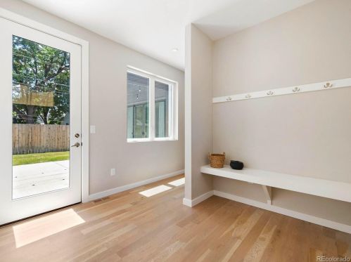 1140 Cook St, Denver CO 80205-5010 exterior