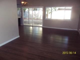 2763 Londonderry Dr, Sacramento, CA 95827-1316
