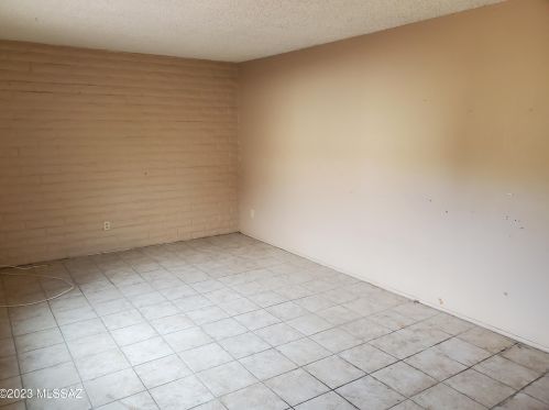 3402 Myrtis Pl, Tucson, AZ 85730-2332