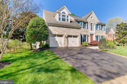 8044 Arcadian Shore Ct, Gainesville, VA 20155-2844