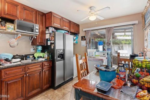 2334 Alexander St, Oxnard CA 93033-4706 exterior