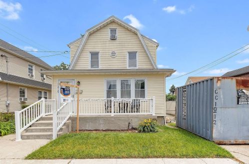 118-39 192nd St, Jamaica, NY 11412-1043