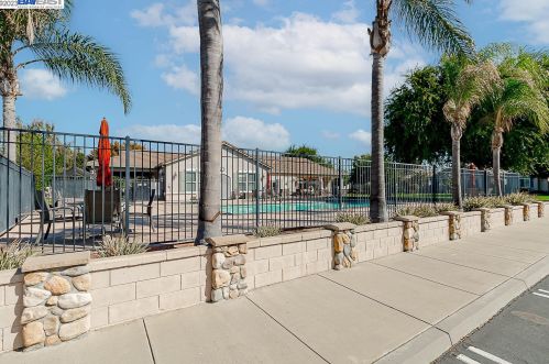 1677 Red Sky Way, Ripon CA  95366-9349 exterior