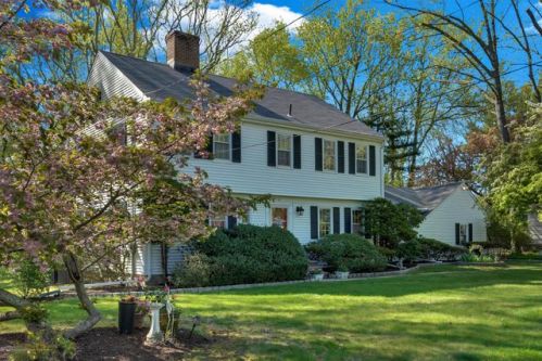 41 Wickapecko Dr, Tinton Falls, NJ 07712-4137