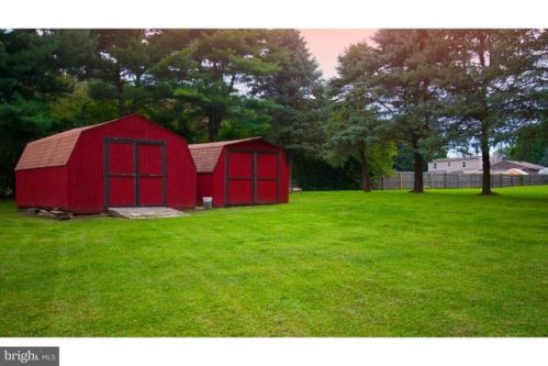 547 Cygnet Dr, Steelville, PA 19310-1736