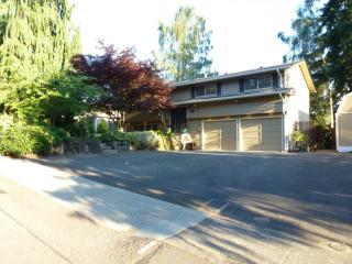 3003 Helm St, Bremerton, WA 98310-5215