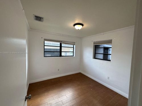 7880 11th St, Hollywood FL  33024-5147 exterior