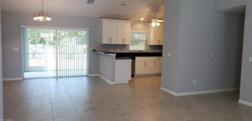 2303 21st St, Cape Coral, FL 33991-3014