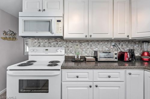 4794 Sandpiper Dr, Saint James City FL  33956-2833 exterior