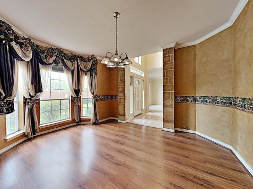 2514 Fallview Ln, Carrollton, TX 75007-1933