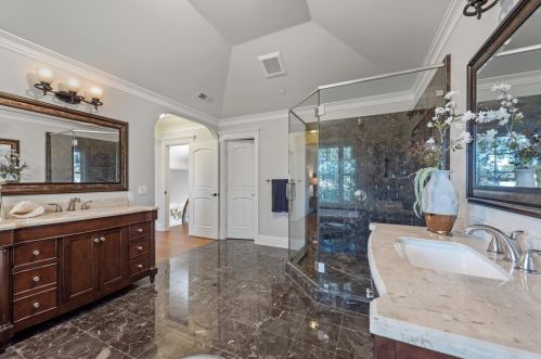 1916 Hull Ave, Redwood City CA  94061-3315 exterior