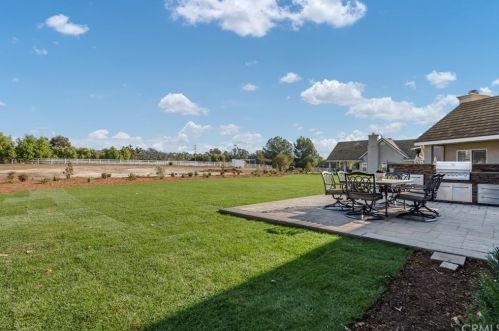 29172 Vallejo Ave, Temecula CA  92592-2302 exterior