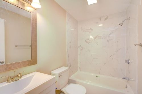 21 Belfield Dr, Providence RI  02919-1801 exterior