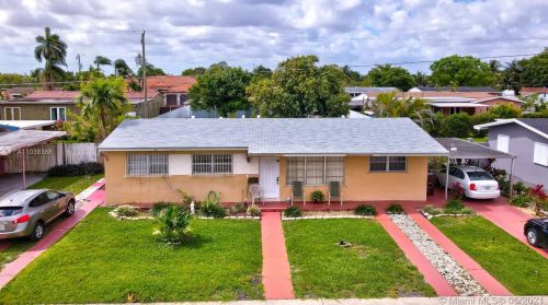 570 46th Pl, Hialeah, FL 33012-3867