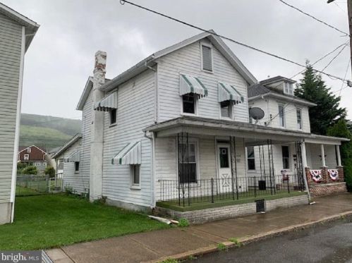 440 2nd St, Lykens, PA 17048-1203