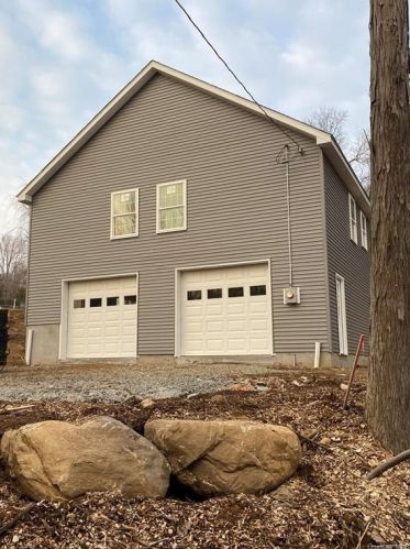10 Lower Lake Rd, Mahopac, NY 10541-3331