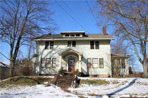 681 Liberty St, Medina, OH 44256-2049