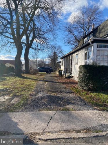 124 Green St, Langhorne, PA 19047-2720